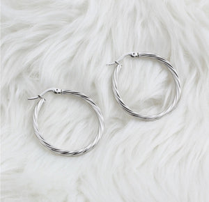 Lola Mini Hoops